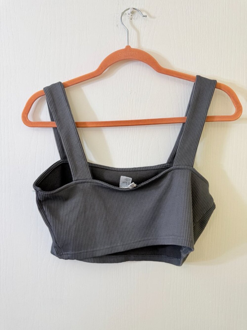 🛍️ 3/10 H&M Basic Ribbed Gray Cropped Tank Top Size L - Picture 3 of 3